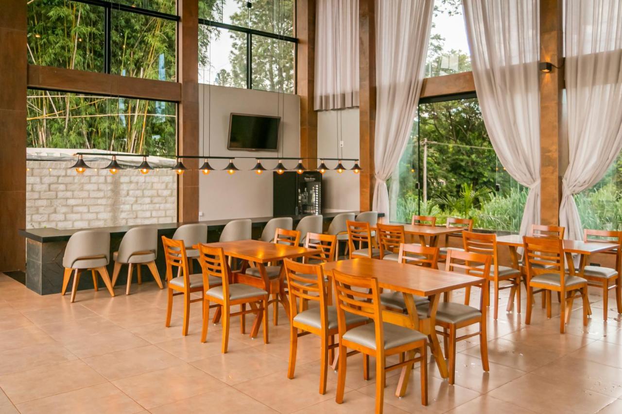 Pousada E Restaurante Terra Rossa Sao Jose do Rio Pardo Ngoại thất bức ảnh