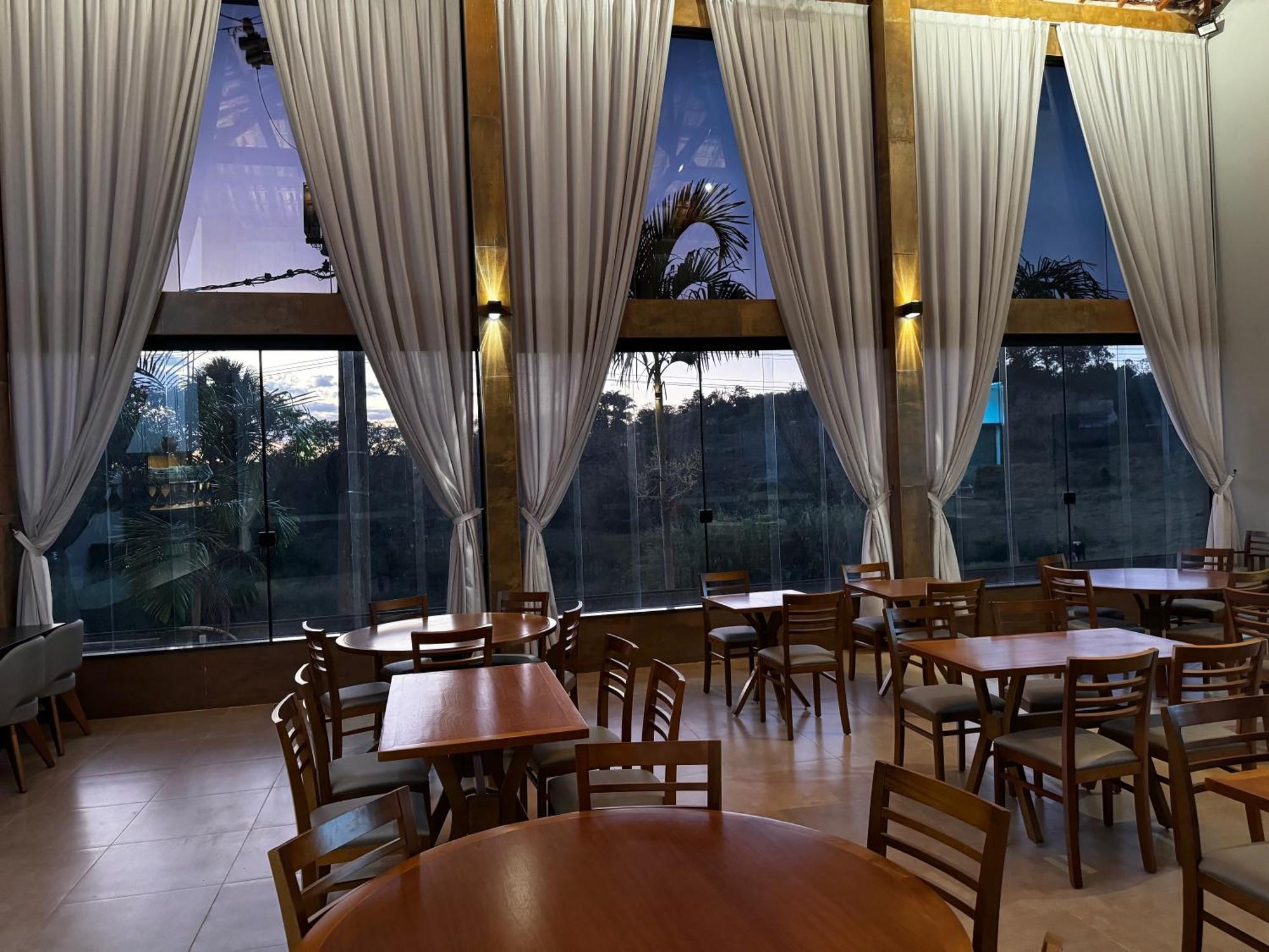 Pousada E Restaurante Terra Rossa Sao Jose do Rio Pardo Ngoại thất bức ảnh